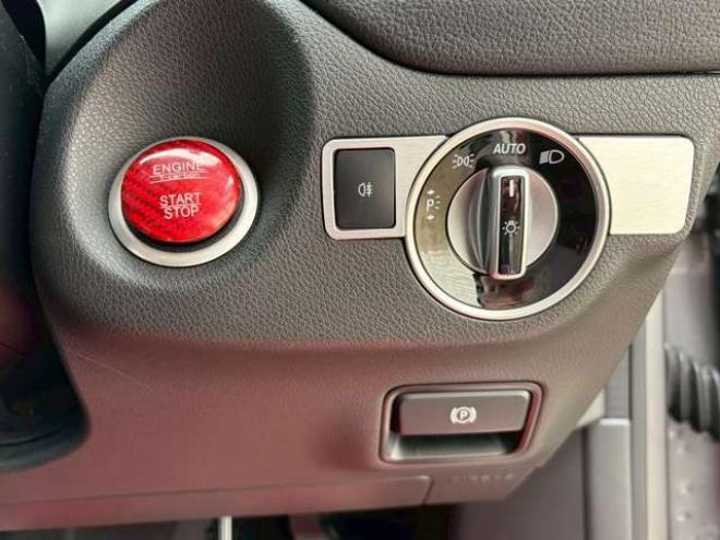 ベンツCLAクラス CLA250 4マチック 4WD　ナビ　バックカメラ　ETC　キーレスエントリー　シートヒーター　エアコン　クルーズコントロール　ABS　盗難防止装置　パワステ　パワーウィンドウ　横滑防止装置　パーキングアシスト　アイドリングストップ 正規輸入車 2000