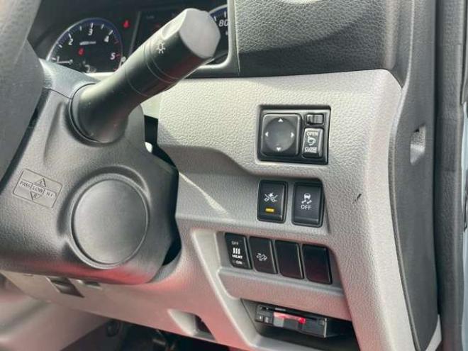 キャラバンNV350 2.5 プレミアムGX ロングボディ ディーゼルターボ 4WD　ABS　衝突軽減ブレーキ　横滑防止装置　盗難防止装置　エアコン　パワステ　パワーウィンドウ　キーレス　片側スライドドア　フォグランプ　ETC　エアバッグ　オリジナル全塗装アンビルグレー　フロントグリル 2500