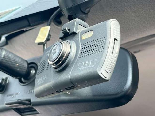 キャラバンNV350 2.5 プレミアムGX ロングボディ ディーゼルターボ 4WD　ABS　衝突軽減ブレーキ　横滑防止装置　盗難防止装置　エアコン　パワステ　パワーウィンドウ　キーレス　片側スライドドア　フォグランプ　ETC　エアバッグ　オリジナル全塗装アンビルグレー　フロントグリル 2500