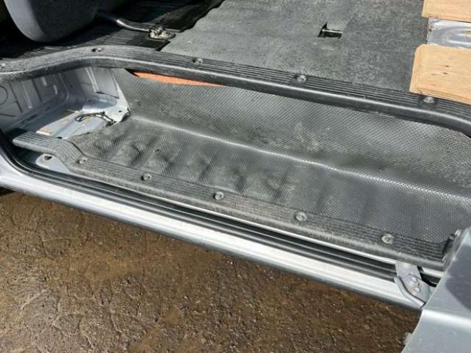 ハイエースバン3.0 DX ロング ハイルーフ ディーゼルターボ 4WD　エアコン　キーレスエントリー　パワステ　パワーウィンドウ　ABS　盗難防止装置　片側スライドドア 3000