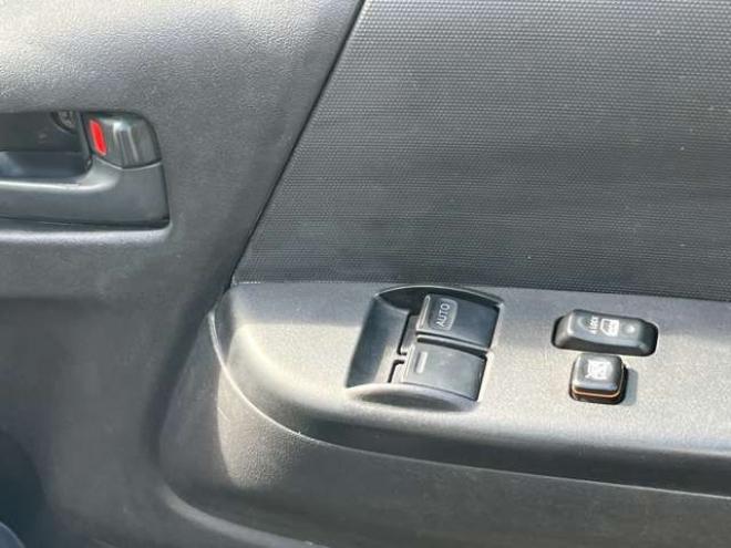 ハイエースバン3.0 DX ロング ハイルーフ ディーゼルターボ 4WD　エアコン　キーレスエントリー　パワステ　パワーウィンドウ　ABS　盗難防止装置　片側スライドドア 3000