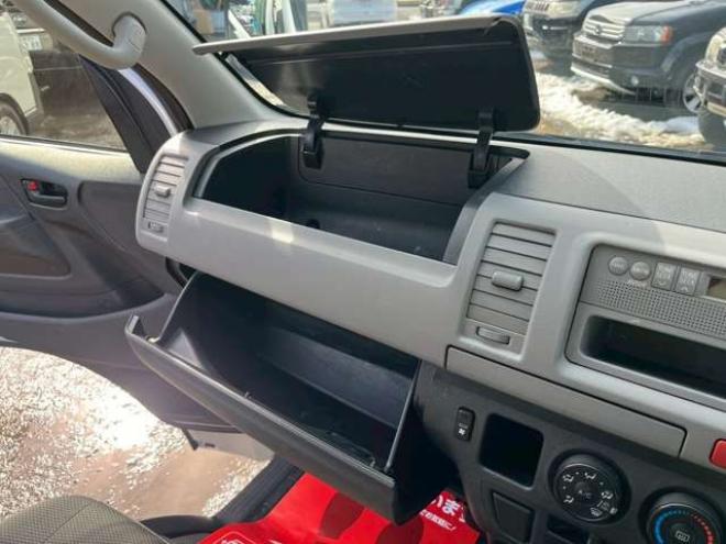ハイエースバン3.0 DX ロング ハイルーフ ディーゼルターボ 4WD　エアコン　キーレスエントリー　パワステ　パワーウィンドウ　ABS　盗難防止装置　片側スライドドア 3000