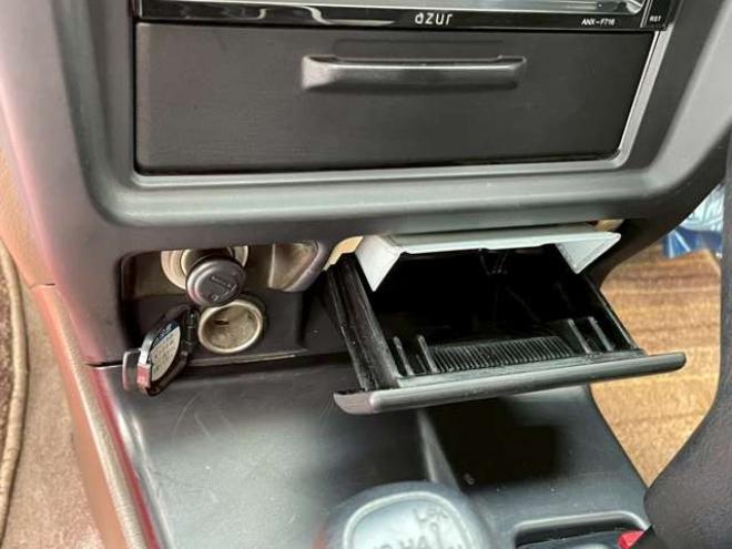 ハイラックスサーフ2.7 SSR-G 4WD　パワステ　パワーウィンドウ　キーレス　エアコン　ABS　ルーフレール　アルミホイール　寒冷地仕様　CD 2700