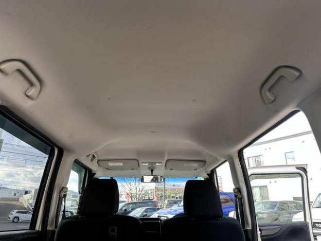 N-BOXカスタムG Lパッケージ 4WD　社外ナビ　左側電動スライドドア　バックカメラ　純正アルミホイール　キーレスエントリー　ABS　パワーウィンドウ　パワステ　盗難防止装置 660