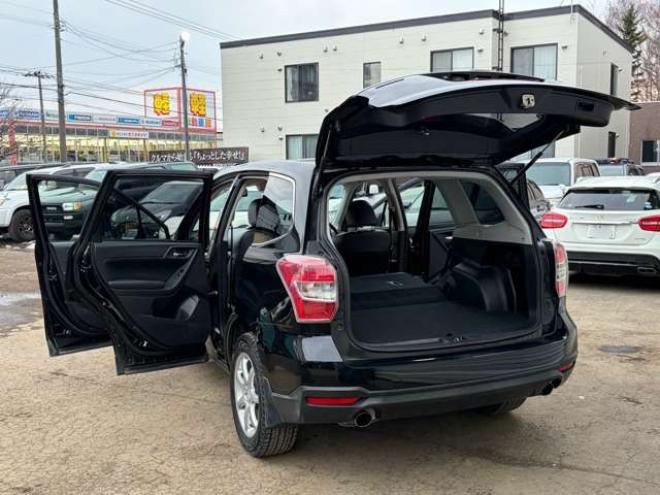 フォレスター2.0XT アイサイト 4WD　ターボ　パワステ　パワーウィンドウ　純正アルミ　ABS　キーレスエントリー　ETC　シートヒーター　社外エンジンスターター　パドルシフト　エアコン　電動シート　クルーズコントロール　盗難防止装置 2000