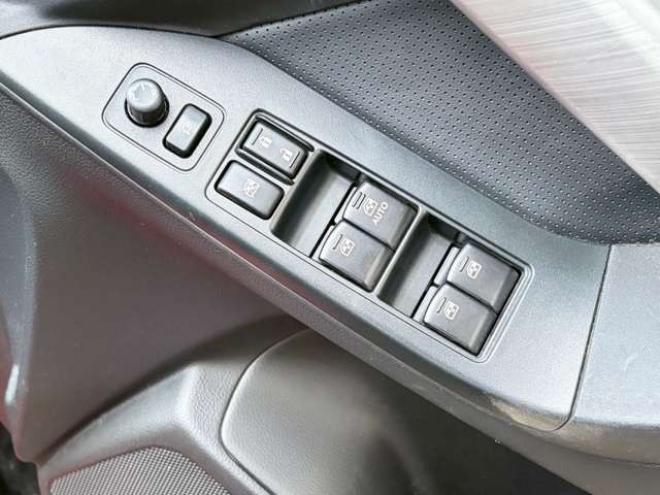 フォレスター2.0XT アイサイト 4WD　ターボ　パワステ　パワーウィンドウ　純正アルミ　ABS　キーレスエントリー　ETC　シートヒーター　社外エンジンスターター　パドルシフト　エアコン　電動シート　クルーズコントロール　盗難防止装置 2000