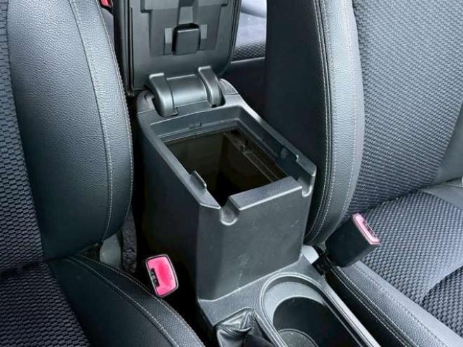 フォレスター2.0XT アイサイト 4WD　ターボ　パワステ　パワーウィンドウ　純正アルミ　ABS　キーレスエントリー　ETC　シートヒーター　社外エンジンスターター　パドルシフト　エアコン　電動シート　クルーズコントロール　盗難防止装置 2000