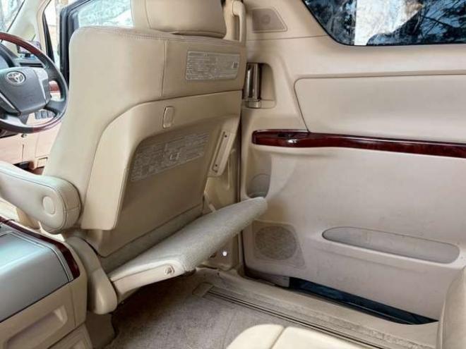 アルファード3.5 350G Lパッケージ 4WD　ETC　後席モニター　両側電動スライドドア　社外エンジンスターター　パワーウィンドウ　パワーバックドア　純正ナビ　　バックカメラ　キーレス　3列シート　ABS 電動シート　シートヒーター　パワステ 3500