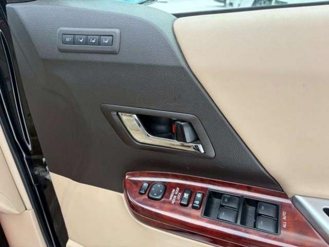 アルファード3.5 350G Lパッケージ 4WD　ETC　後席モニター　両側電動スライドドア　社外エンジンスターター　パワーウィンドウ　パワーバックドア　純正ナビ　　バックカメラ　キーレス　3列シート　ABS 電動シート　シートヒーター　パワステ 3500