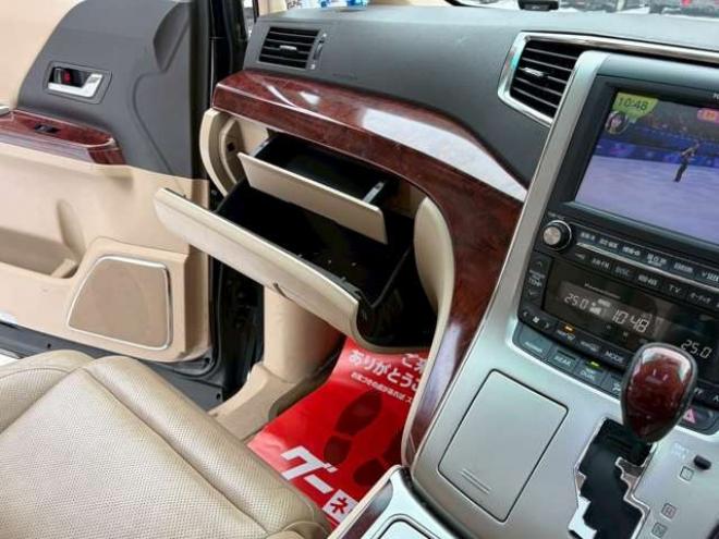 アルファード3.5 350G Lパッケージ 4WD　ETC　後席モニター　両側電動スライドドア　社外エンジンスターター　パワーウィンドウ　パワーバックドア　純正ナビ　　バックカメラ　キーレス　3列シート　ABS 電動シート　シートヒーター　パワステ 3500