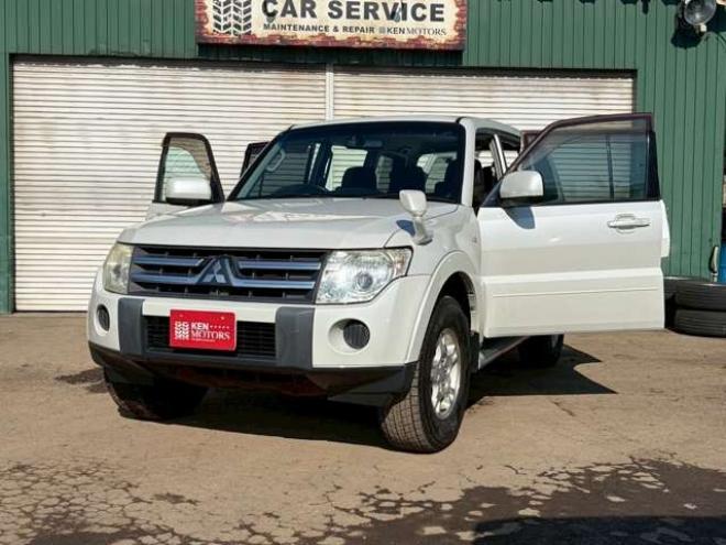 パジェロ3.0 ロング リミテッド エディション 4WD　ワンオーナー　社外ナビ　バックカメラ　純正アルミホイール　エアコン　エンジンスターター　ETC　記録簿　キーレスエントリー　パワステ　パワーウィンドウ　3列シート　エアコン　寒冷地仕様　盗難防止装置 3000