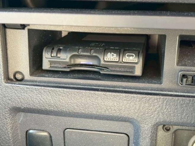 パジェロ3.0 ロング リミテッド エディション 4WD　ワンオーナー　社外ナビ　バックカメラ　純正アルミホイール　エアコン　エンジンスターター　ETC　記録簿　キーレスエントリー　パワステ　パワーウィンドウ　3列シート　エアコン　寒冷地仕様　盗難防止装置 3000