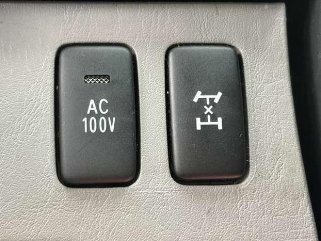 ハイラックスサーフ2.7 SSR-X リミテッド 4WD　社外アルミホイール　リフトアップ　社外ナビ　バックカメラ　ETC　寒冷地仕様　ABS　キーレスエントリー　パワステ　パワーウィンドウ　盗難防止装置　エアコン　ルーフレール 2700