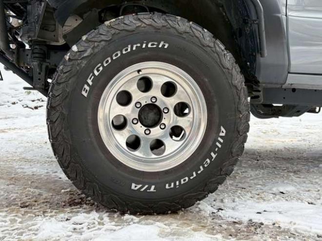 ハイラックスサーフ2.7 SSR-X アメリカンバージョン 4WD　社外ナビ　バックカメラ　リフトアップ　社外アルミ　エアコン　社外ETC　グリルガード　グッドリッチマフラー　LEDライト　全塗装済　パワーウィンドウ　パワステ　キーレス　ダッシュマット　タープ 2700