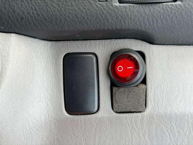 ハイラックスサーフ2.7 SSR-X アメリカンバージョン 4WD　社外ナビ　バックカメラ　リフトアップ　社外アルミ　エアコン　社外ETC　グリルガード　グッドリッチマフラー　LEDライト　全塗装済　パワーウィンドウ　パワステ　キーレス　ダッシュマット　タープ 2700