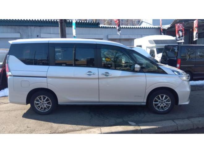 セレナX VセレクションⅡ　4WD 4WD 2000 5Dr