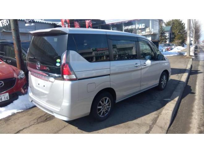 セレナX VセレクションⅡ　4WD 4WD 2000 5Dr