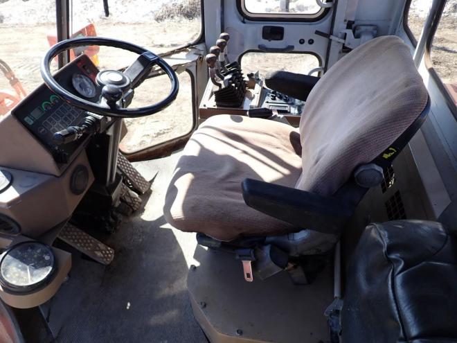 ホイールローダLX120-2　ワンタッチマルチプラウ＆バケット　恵庭ヤード