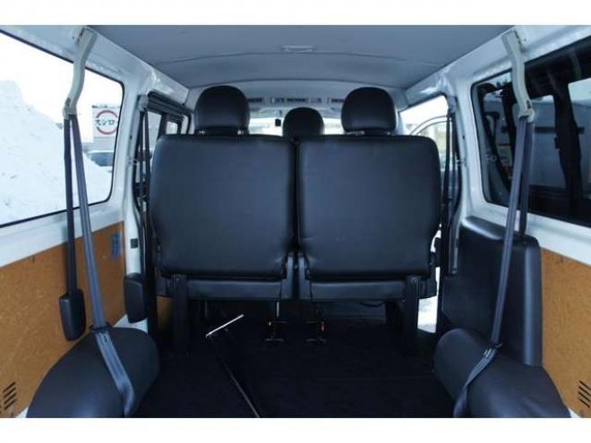 ハイエースバン2.8 DX ロング GLパッケージ ディーゼルターボ 4WD　Bカメラ　TRDフロントスポイラー　マッドフラップ　エセックス16インチアルミ　オープンカントリーRT　LEDヘッドライト　Wエアバッグ　AC100V　8人乗り構造変更済　寒冷地仕様　リアヒーター&エアコン 2800
