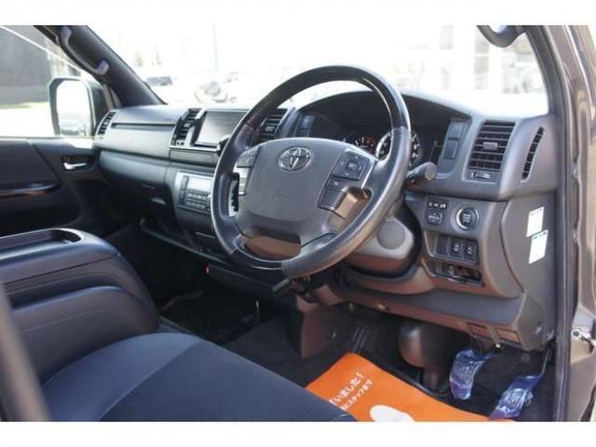 ハイエースバン2.8 スーパーGL ダークプライムII ロングボディ ディーゼルターボ 4WD　415COBRA　クリーンルック3 Fスポイラー&BY2Neoボンネット&ステージ2ルーフスポイラー&バッドラッカー17インチAW&フラットベッドキット　ヨコハマPARADA215/60R17　両側パワースライドドア　デジタルインナー 2800