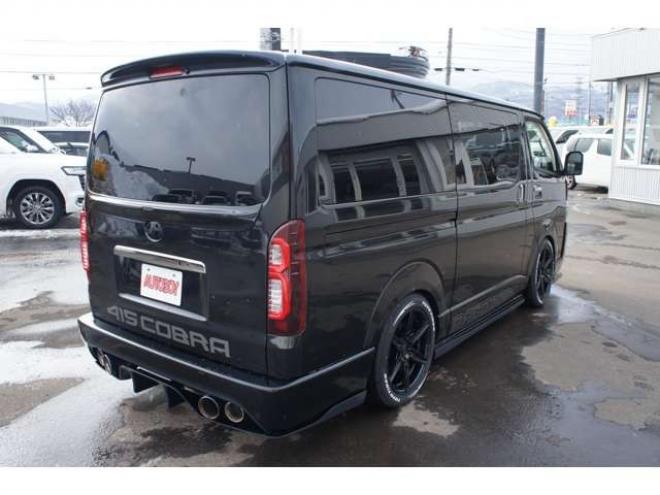 レジアスエース2.8 スーパーGL ダークプライム ロングボディ ディーゼルターボ 4WD　415COBRAオフィシャルコンプリート　ファントムヘッドライトシステム&新作HP-6　18インチホイール&フェイスリフトキット&フルエアロ&フローティングリップ&ローフォルムフェンダー　玄武2インチダウンブロック 2800