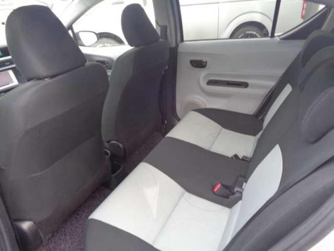 アクア1.5 S　キーフリー　純正ナビ　ワンセグ　ハイブリッド 2WD 1500