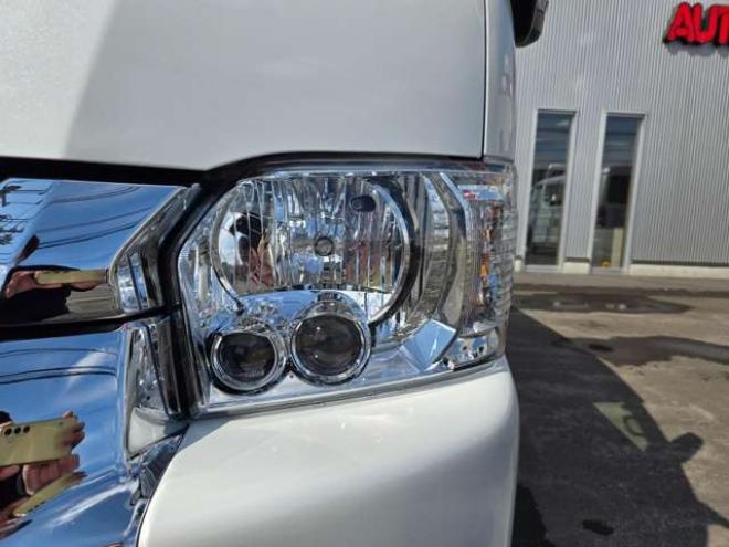 ハイエース2.7 グランドキャビン 4WD　寒冷地　10人乗り　スーパーロング　ワイドボディ　ハイルーフ　プッシュスタート　スマキー　パワスラ　リアヒーター&クーラー　ステアリングスイッチ　車線逸脱防止　衝突被害軽減　横滑り防止　電動格納ミラー 2700