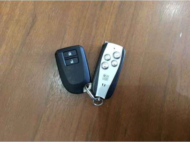 ハイエースバン2.8 スーパーGL ロング ディーゼルターボ 4WD　寒冷地仕様　リアヒーター&リアクーラー　プッシュスタート　スマートキー　ステアリングスイッチ　ベッドキッド　LEDヘッドライト　ドライブレコーダー　メモリナビ　ワンセグTV　バックカメラ　電動格納ミラー 2800