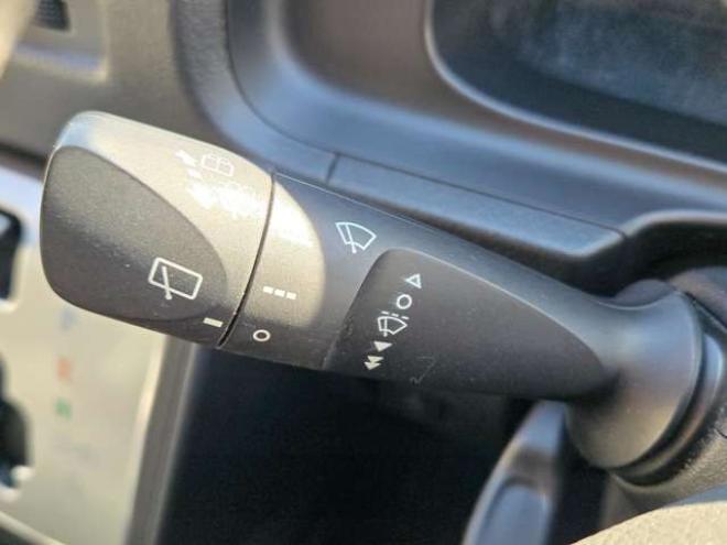 レジアスエース3.0 DX ロングボディ ディーゼルターボ 4WD　寒冷地仕様　リアヒーター　キーレス　マルチユースシートバックコンソール　フロントアンダーミラー　電動格納ミラー　パワーヒート　デイライト　純正オーディオ　FM/AM　AUX　バックカメラ 3000