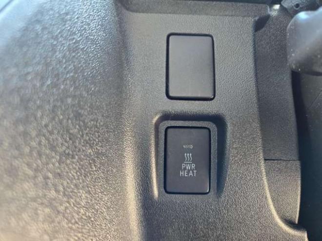 レジアスエース3.0 DX ロングボディ ディーゼルターボ 4WD　寒冷地仕様　リアヒーター　キーレス　マルチユースシートバックコンソール　フロントアンダーミラー　電動格納ミラー　パワーヒート　デイライト　純正オーディオ　FM/AM　AUX　バックカメラ 3000