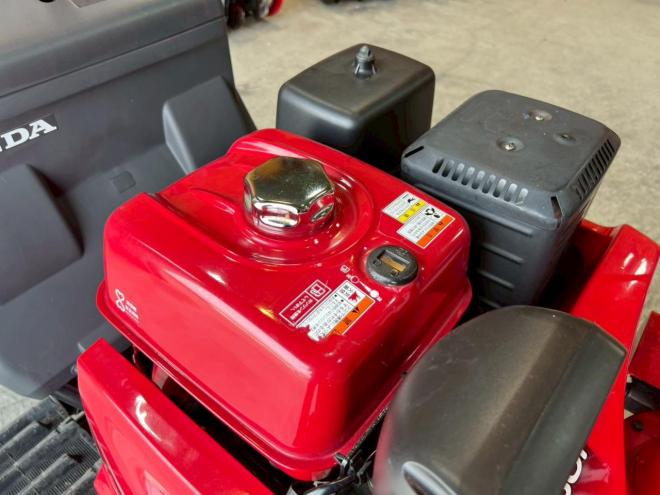 除雪機ホンダ　HSM1380i！ハイブリッド！左右旋回レバー！