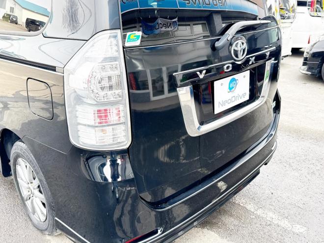 ヴォクシー2.0ZS 4WD　ローンが不安な方＜優遇ローン＞　本州仕入　モデリスタエアロ　ダブルサンルーフ　 4WD 2000 5Dr