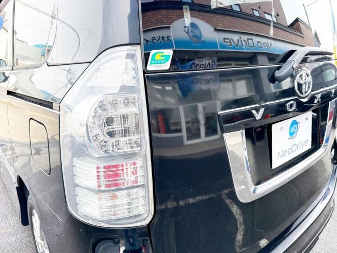 ヴォクシー2.0ZS 4WD　ローンが不安な方＜優遇ローン＞　本州仕入　モデリスタエアロ　ダブルサンルーフ　 4WD 2000 5Dr