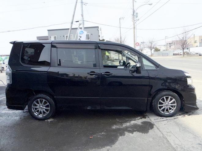 ヴォクシー2.0ZS 4WD　ローンが不安な方＜優遇ローン＞　本州仕入　モデリスタエアロ　ダブルサンルーフ　 4WD 2000 5Dr