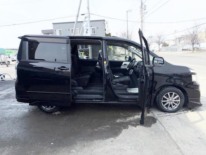 ヴォクシー2.0ZS 4WD　ローンが不安な方＜優遇ローン＞　本州仕入　モデリスタエアロ　ダブルサンルーフ　 4WD 2000 5Dr