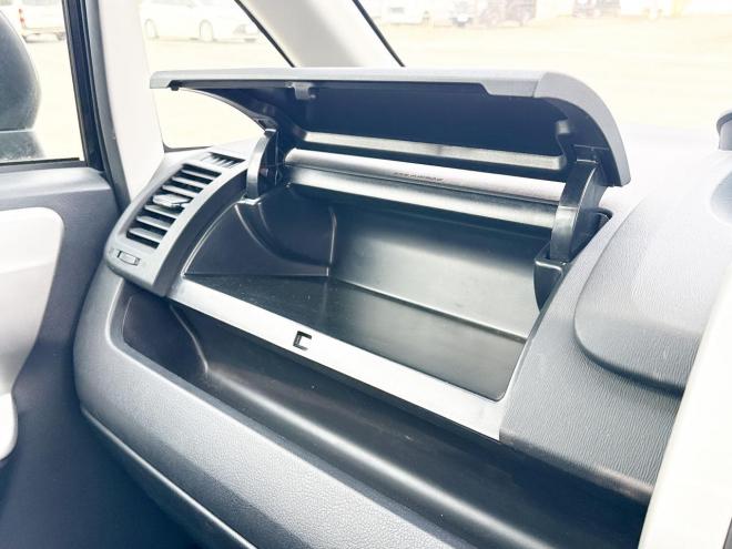 ヴォクシー2.0ZS 4WD　ローンが不安な方＜優遇ローン＞　本州仕入　モデリスタエアロ　ダブルサンルーフ　 4WD 2000 5Dr