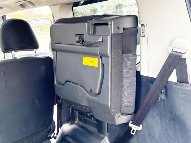 ヴォクシー2.0ZS 4WD　ローンが不安な方＜優遇ローン＞　本州仕入　モデリスタエアロ　ダブルサンルーフ　 4WD 2000 5Dr