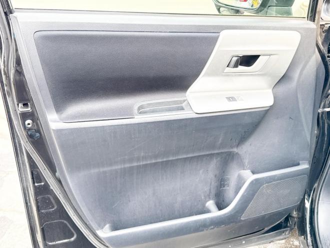 ヴォクシー2.0ZS 4WD　ローンが不安な方＜優遇ローン＞　本州仕入　モデリスタエアロ　ダブルサンルーフ　 4WD 2000 5Dr