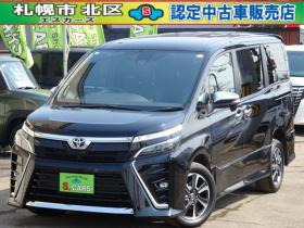 ヴォクシー　2.0 ZS 煌III 4WD　本州車　保証1年/走行距離無制限　4WD　両側パワースライドドア　トヨタセーフティセンス　ALPINE製ナビ　地デジ　バックカメラ　Bluetooth接続　ハーフレザーシート　ビルトインETC　LEDヘッドライト　冬タイヤ付 2000