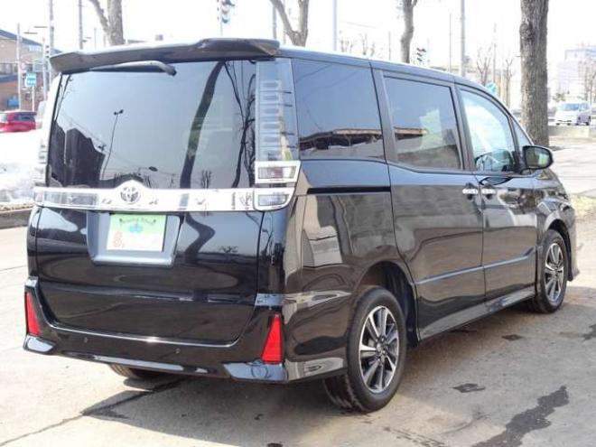 ヴォクシー2.0 ZS 煌III 4WD　本州車　保証1年/走行距離無制限　4WD　両側パワースライドドア　トヨタセーフティセンス　ALPINE製ナビ　地デジ　バックカメラ　Bluetooth接続　ハーフレザーシート　ビルトインETC　LEDヘッドライト　冬タイヤ付 2000