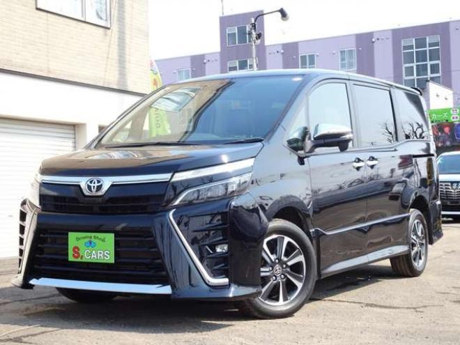 ヴォクシー2.0 ZS 煌III 4WD　本州車　保証1年/走行距離無制限　4WD　両側パワースライドドア　トヨタセーフティセンス　ALPINE製ナビ　地デジ　バックカメラ　Bluetooth接続　ハーフレザーシート　ビルトインETC　LEDヘッドライト　冬タイヤ付 2000