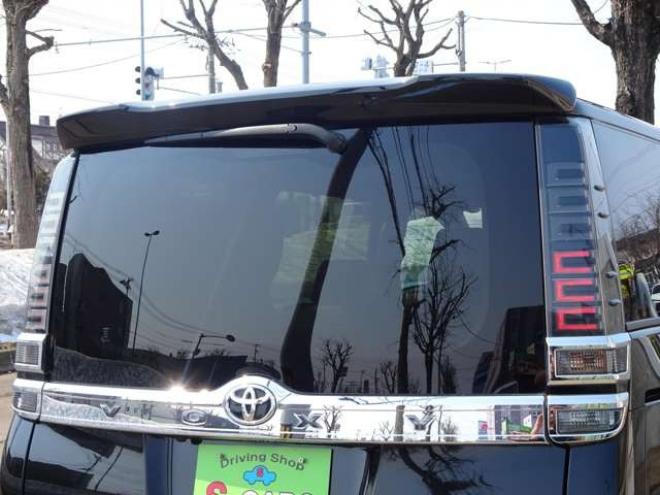 ヴォクシー2.0 ZS 煌III 4WD　本州車　保証1年/走行距離無制限　4WD　両側パワースライドドア　トヨタセーフティセンス　ALPINE製ナビ　地デジ　バックカメラ　Bluetooth接続　ハーフレザーシート　ビルトインETC　LEDヘッドライト　冬タイヤ付 2000