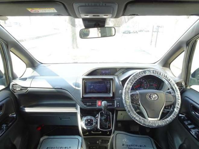 ヴォクシー2.0 ZS 煌III 4WD　本州車　保証1年/走行距離無制限　4WD　両側パワースライドドア　トヨタセーフティセンス　ALPINE製ナビ　地デジ　バックカメラ　Bluetooth接続　ハーフレザーシート　ビルトインETC　LEDヘッドライト　冬タイヤ付 2000