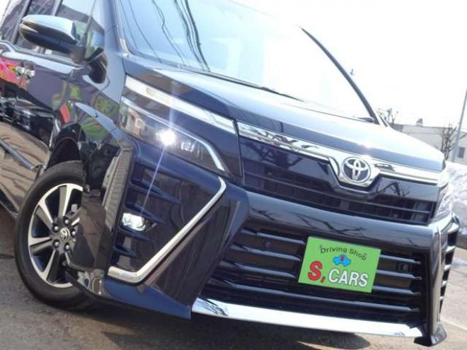 ヴォクシー2.0 ZS 煌III 4WD　本州車　保証1年/走行距離無制限　4WD　両側パワースライドドア　トヨタセーフティセンス　ALPINE製ナビ　地デジ　バックカメラ　Bluetooth接続　ハーフレザーシート　ビルトインETC　LEDヘッドライト　冬タイヤ付 2000