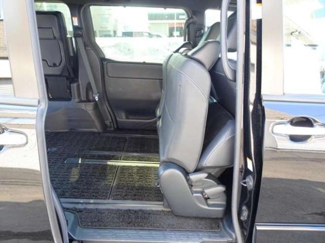 ヴォクシー2.0 ZS 煌III 4WD　本州車　保証1年/走行距離無制限　4WD　両側パワースライドドア　トヨタセーフティセンス　ALPINE製ナビ　地デジ　バックカメラ　Bluetooth接続　ハーフレザーシート　ビルトインETC　LEDヘッドライト　冬タイヤ付 2000