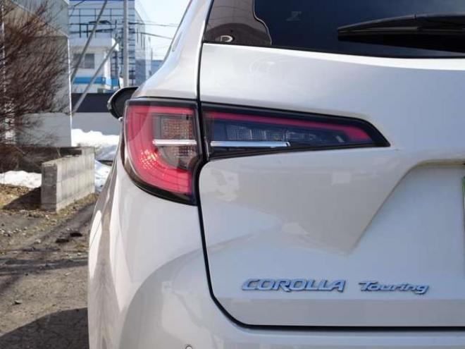 カローラツーリング　1.8 ハイブリッド S E-Four 4WD　本州仕入　ハイブリッド保証2年/走行距離無制限　4WD　トヨタセーフティセンス　9インチディスプレイオーディオ　地デジ　バックカメラ　前席シートヒーター　ステアリングヒーター　ブレーキホールド 1800