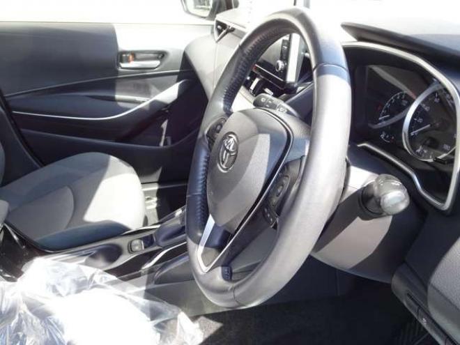 カローラツーリング　1.8 ハイブリッド S E-Four 4WD　本州仕入　ハイブリッド保証2年/走行距離無制限　4WD　トヨタセーフティセンス　9インチディスプレイオーディオ　地デジ　バックカメラ　前席シートヒーター　ステアリングヒーター　ブレーキホールド 1800