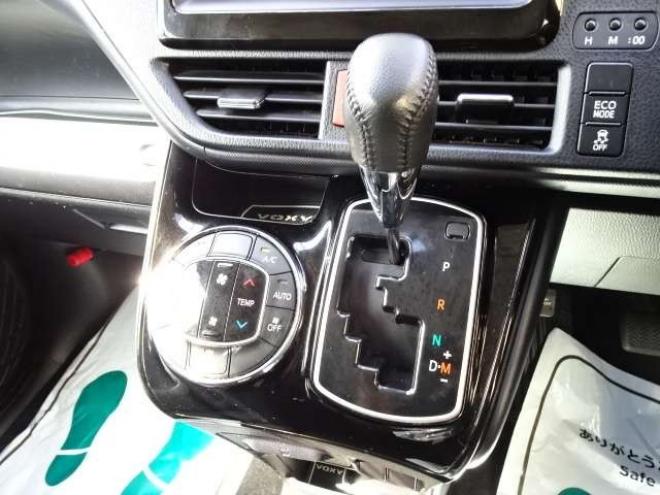 ヴォクシー2.0 ZS 煌II 4WD　本州車　保証1年/走行距離無制限　4WD　トヨタセーフティセンス　両側パワースライドドア　純正ナビ　ビルトインETC　LEDヘッドライト　純正16インチアルミホイール　アイドリングストップ　スマートキー 2000