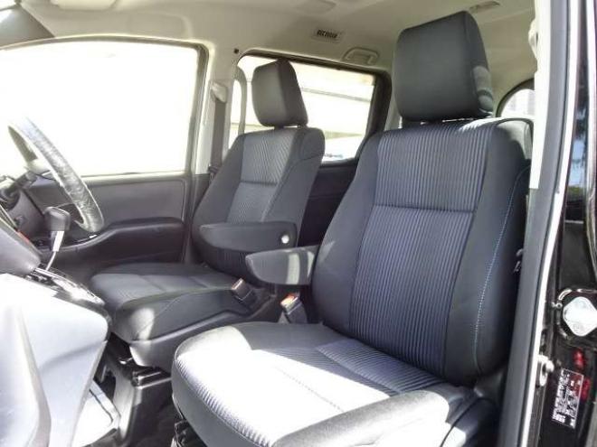 ヴォクシー2.0 ZS 煌II 4WD　本州車　保証1年/走行距離無制限　4WD　トヨタセーフティセンス　両側パワースライドドア　純正ナビ　ビルトインETC　LEDヘッドライト　純正16インチアルミホイール　アイドリングストップ　スマートキー 2000