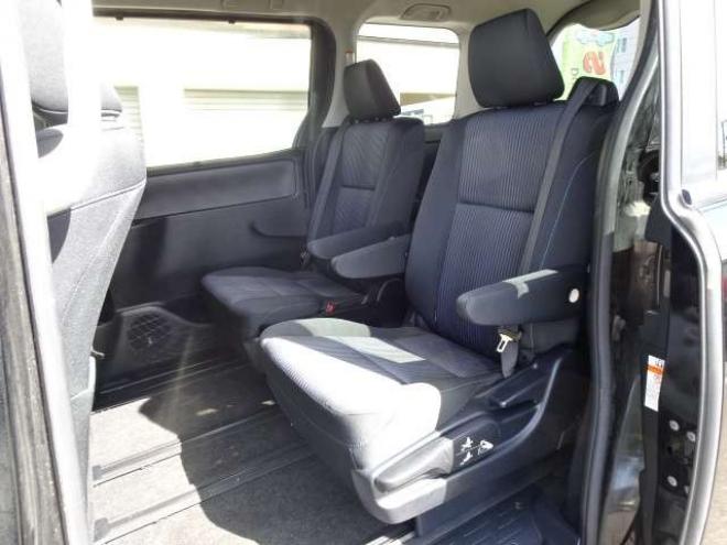 ヴォクシー2.0 ZS 煌II 4WD　本州車　保証1年/走行距離無制限　4WD　トヨタセーフティセンス　両側パワースライドドア　純正ナビ　ビルトインETC　LEDヘッドライト　純正16インチアルミホイール　アイドリングストップ　スマートキー 2000